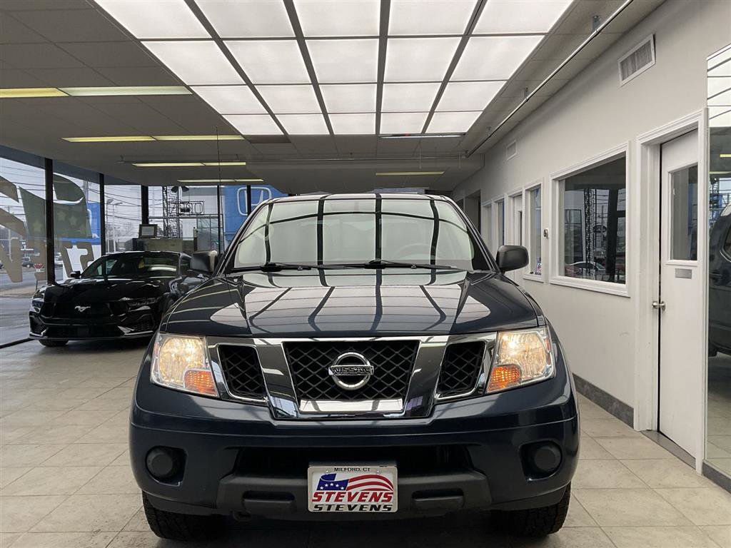 Used 2019 Nissan Frontier SV image 2