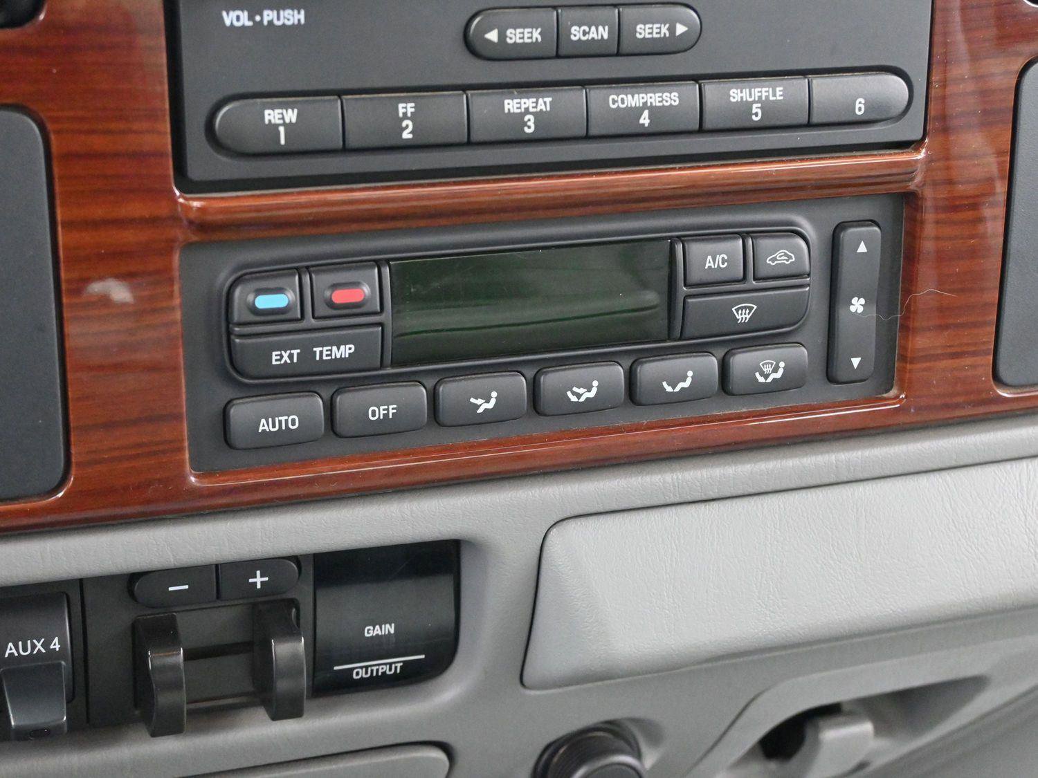 Used 2006 Ford F250 XLT image 16