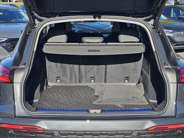 Used 2025 Audi Q5 Premium Plus w/ Premium Plus AWD/4WD image 7