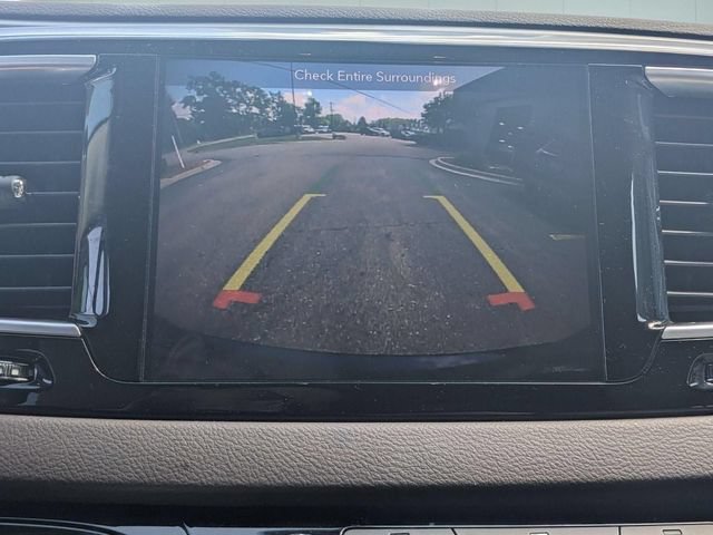 Used 2018 Chrysler Pacifica Touring-L Plus FWD image 24