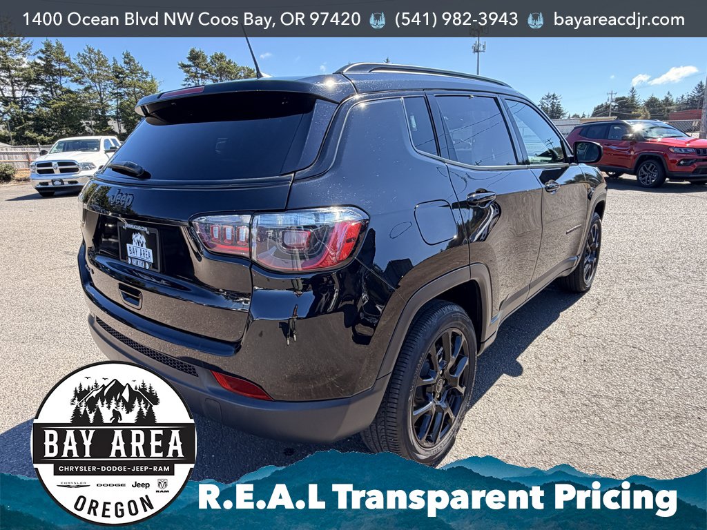 Used 2025 Jeep Compass Latitude w/ Convenience Group AWD/4WD image 5