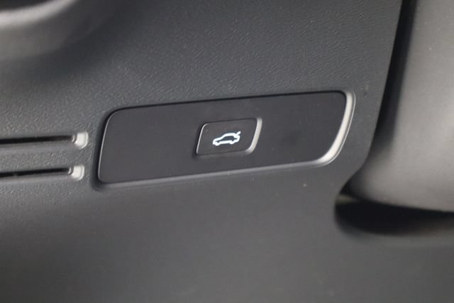 Used 2023 Volvo C40 P8 Recharge Ultimate AWD/4WD image 22
