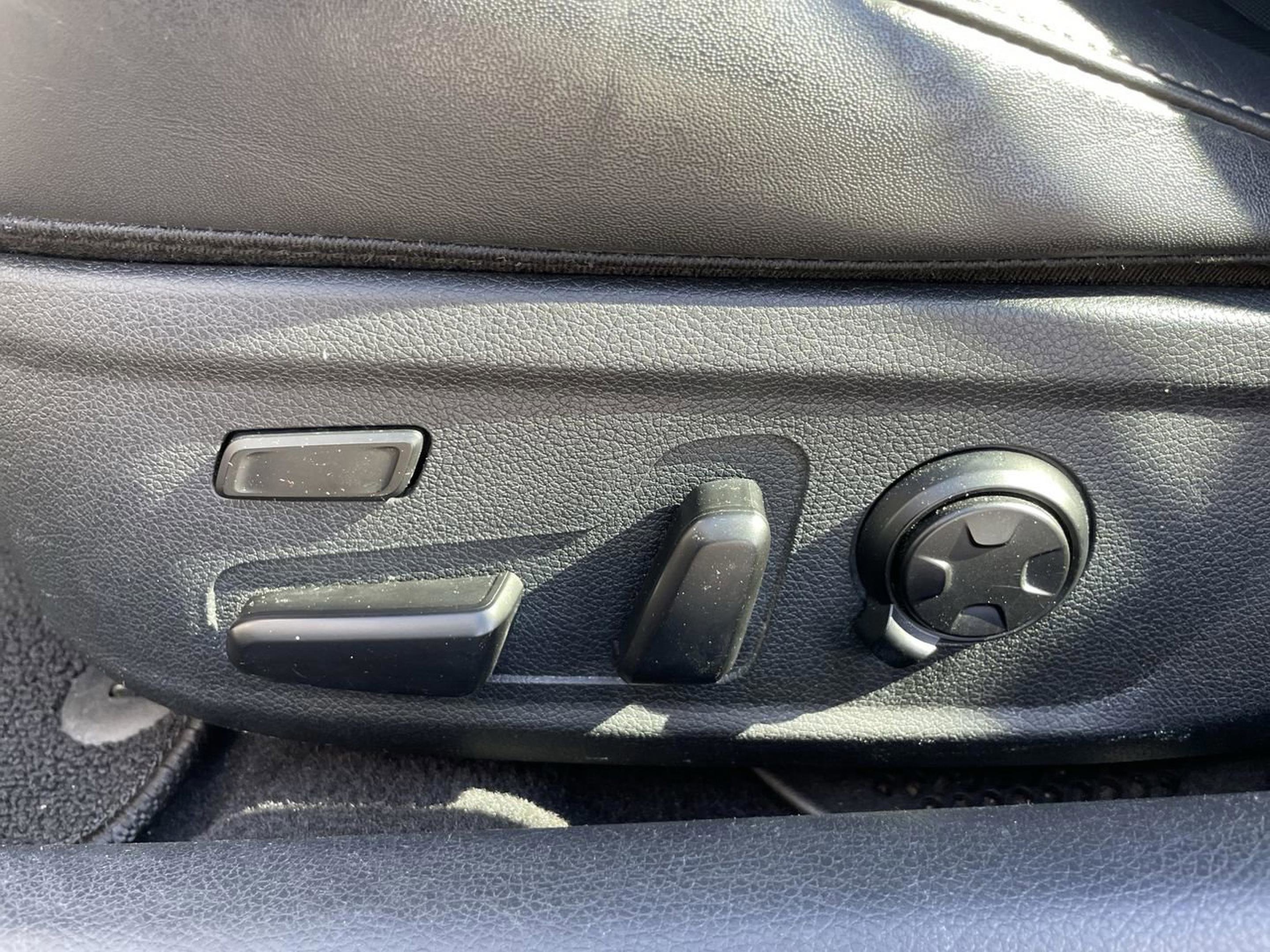 Used 2019 Kia Stinger GT2 image 13