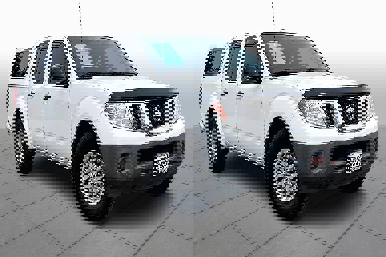 Used 2016 Nissan Frontier SV image 3