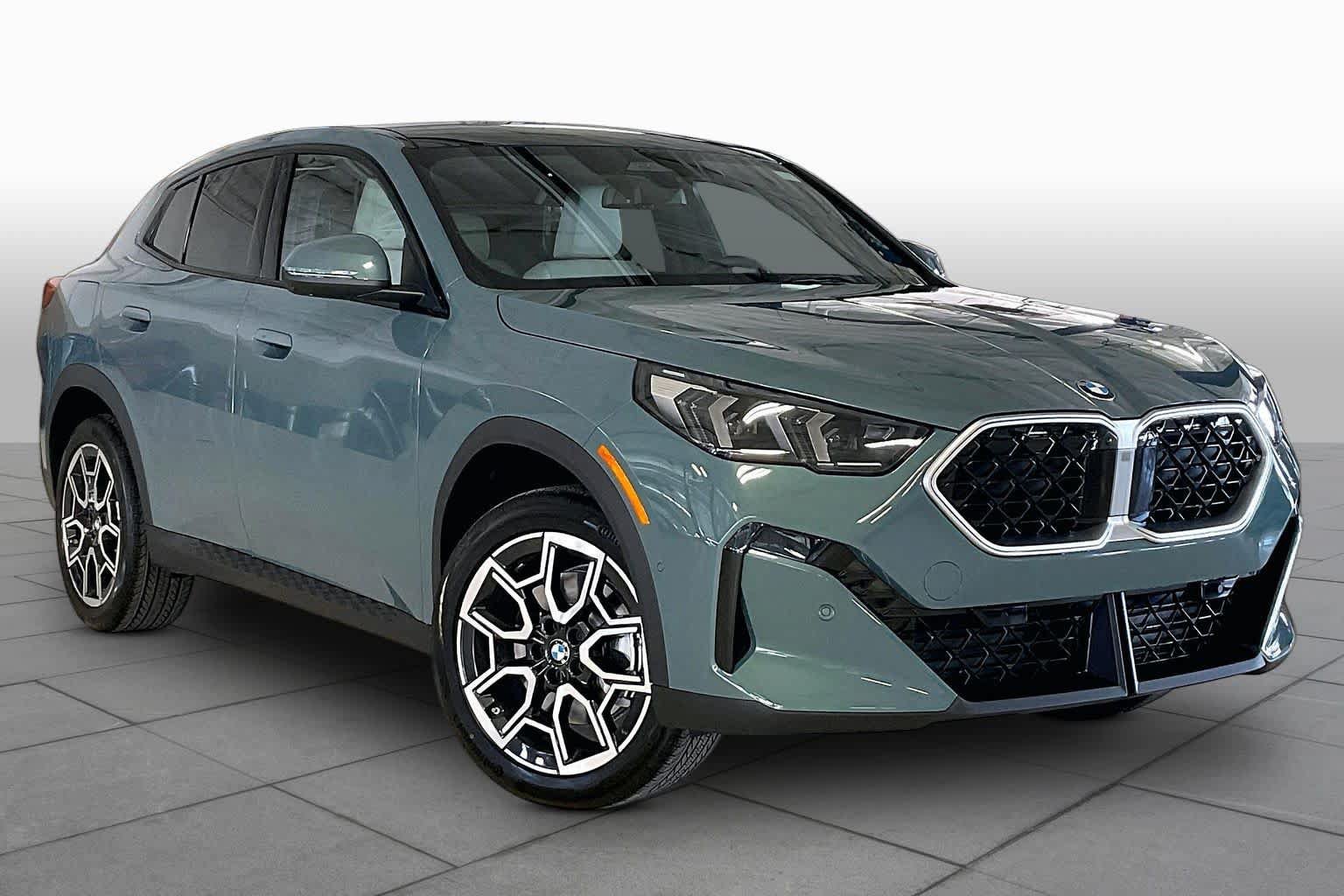 New 2026 BMW X2 xDrive28i w/ Technology Package AWD/4WD image 2