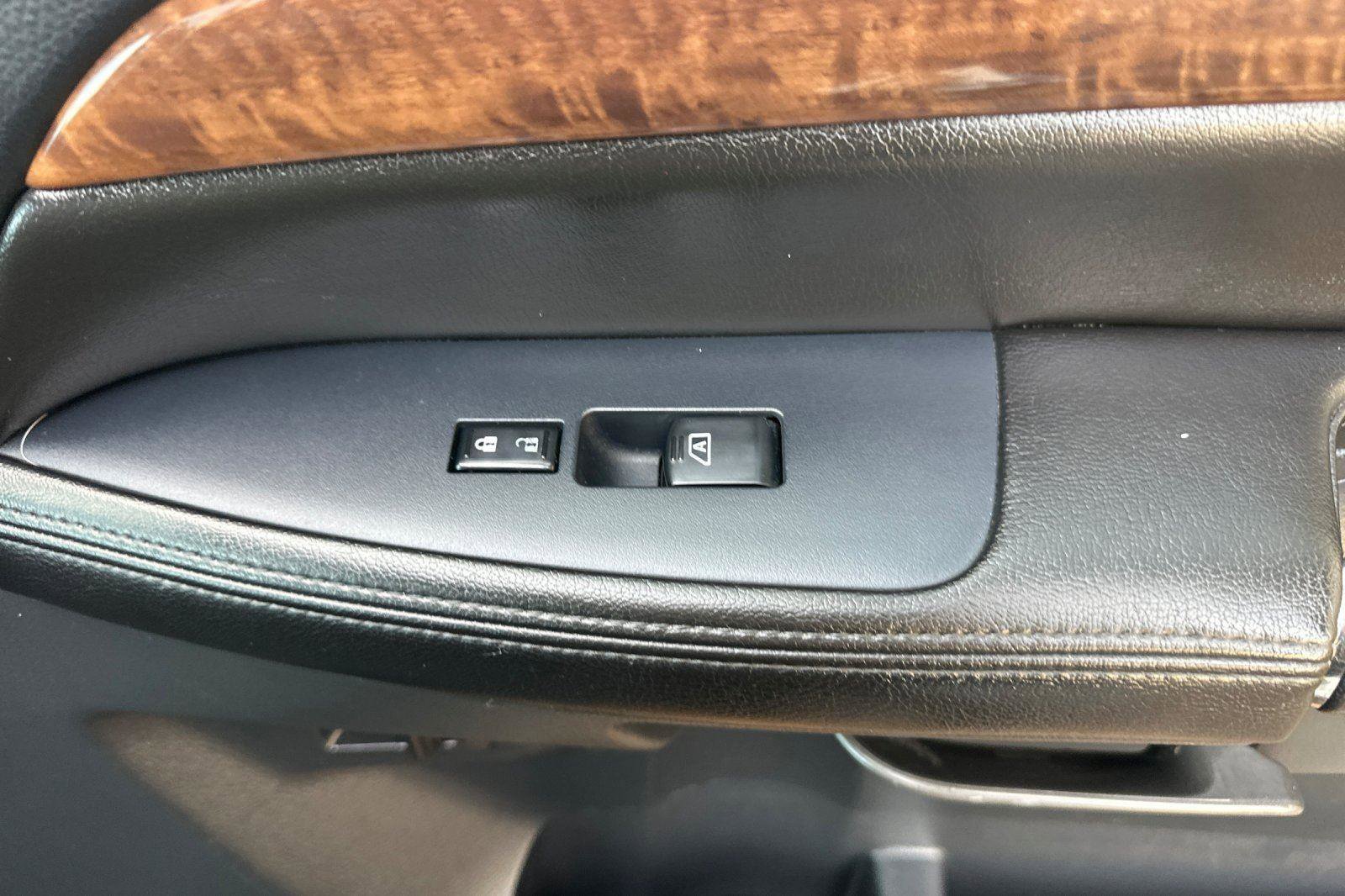 Used 2014 Nissan Armada SL image 20