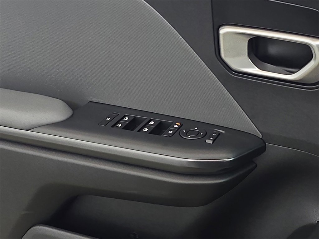 Used 2025 Kia K4 LX image 28