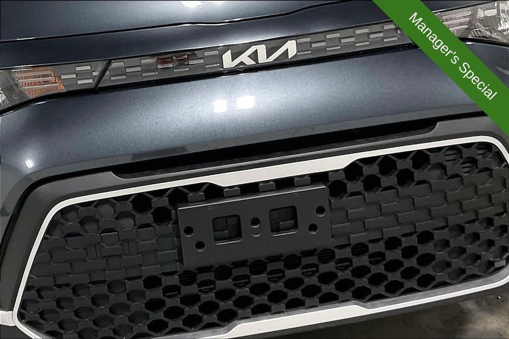 Used 2025 Kia Soul LX FWD image 33