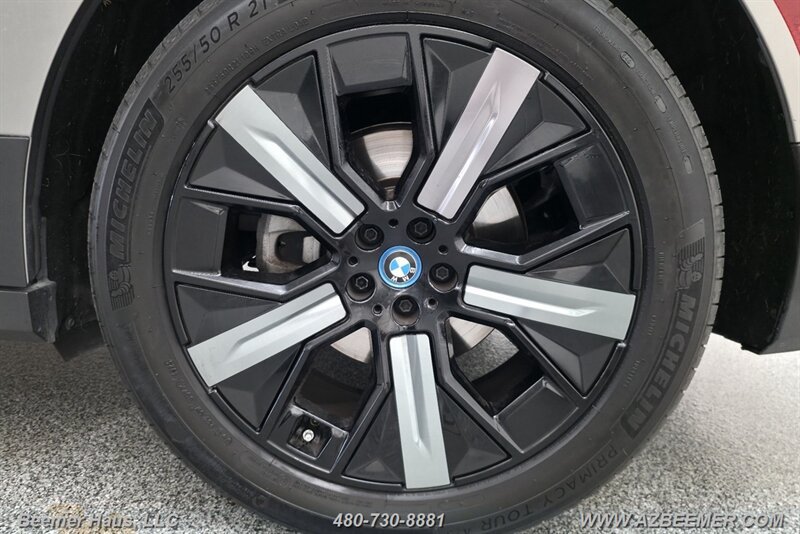 Used 2024 BMW iX xDrive50 w/ Premium Package AWD/4WD image 41