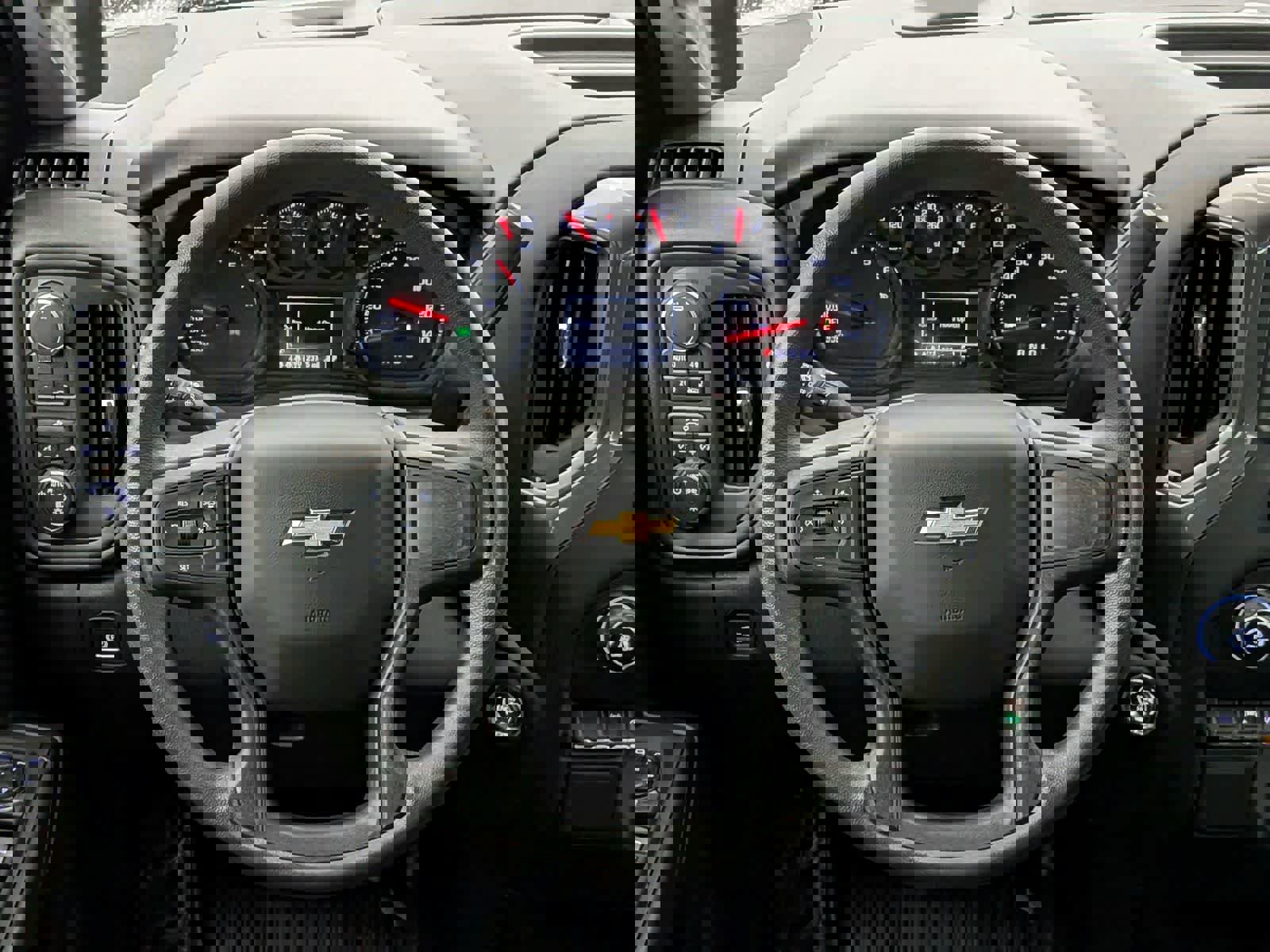 Used 2025 Chevrolet Silverado 1500 W/T w/ WT Value Package image 25