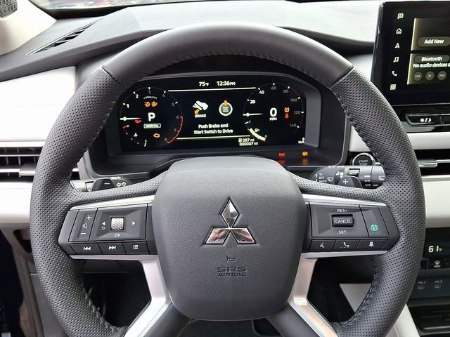 New 2025 Mitsubishi Outlander SE image 14
