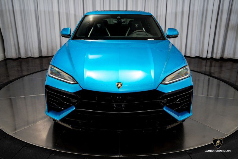 Used 2025 Lamborghini Urus SE image 3