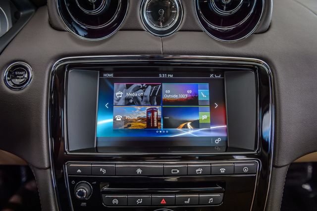 Used 2016 Jaguar XJ R-Sport RWD image 29