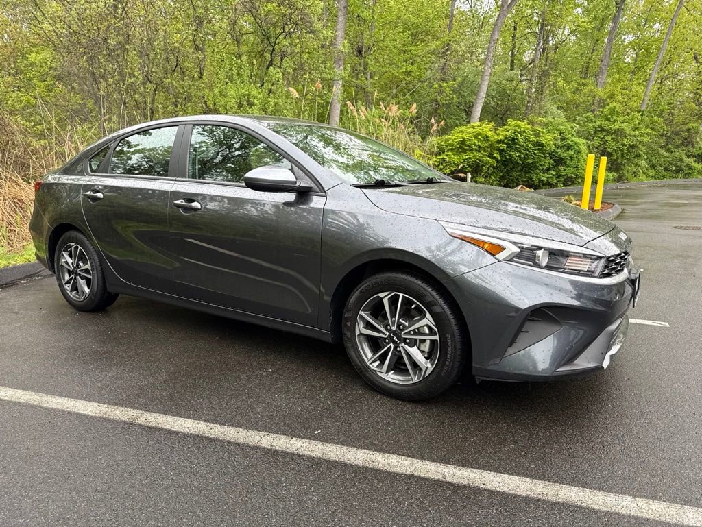 Used 2023 Kia Forte LXS FWD image 2