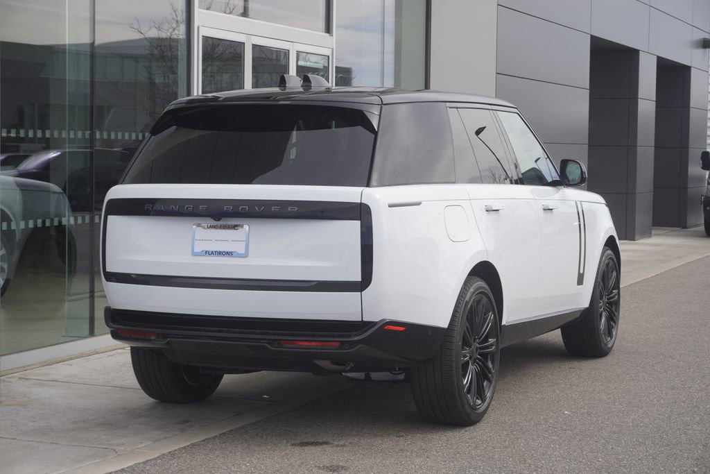 New 2026 Land Rover Range Rover SE image 2