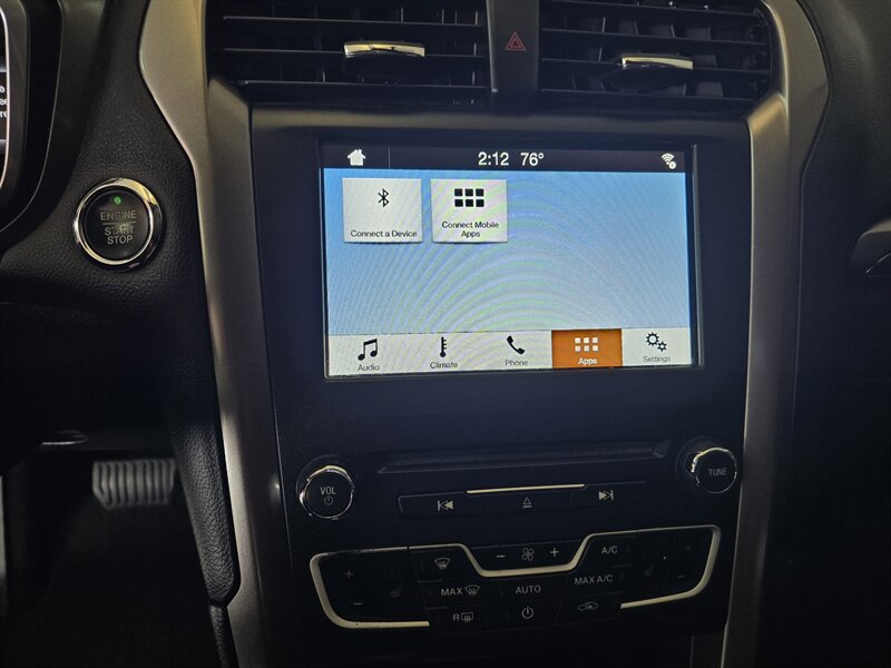 Used 2017 Ford Fusion SE w/ Fusion SE Technology Package FWD image 22