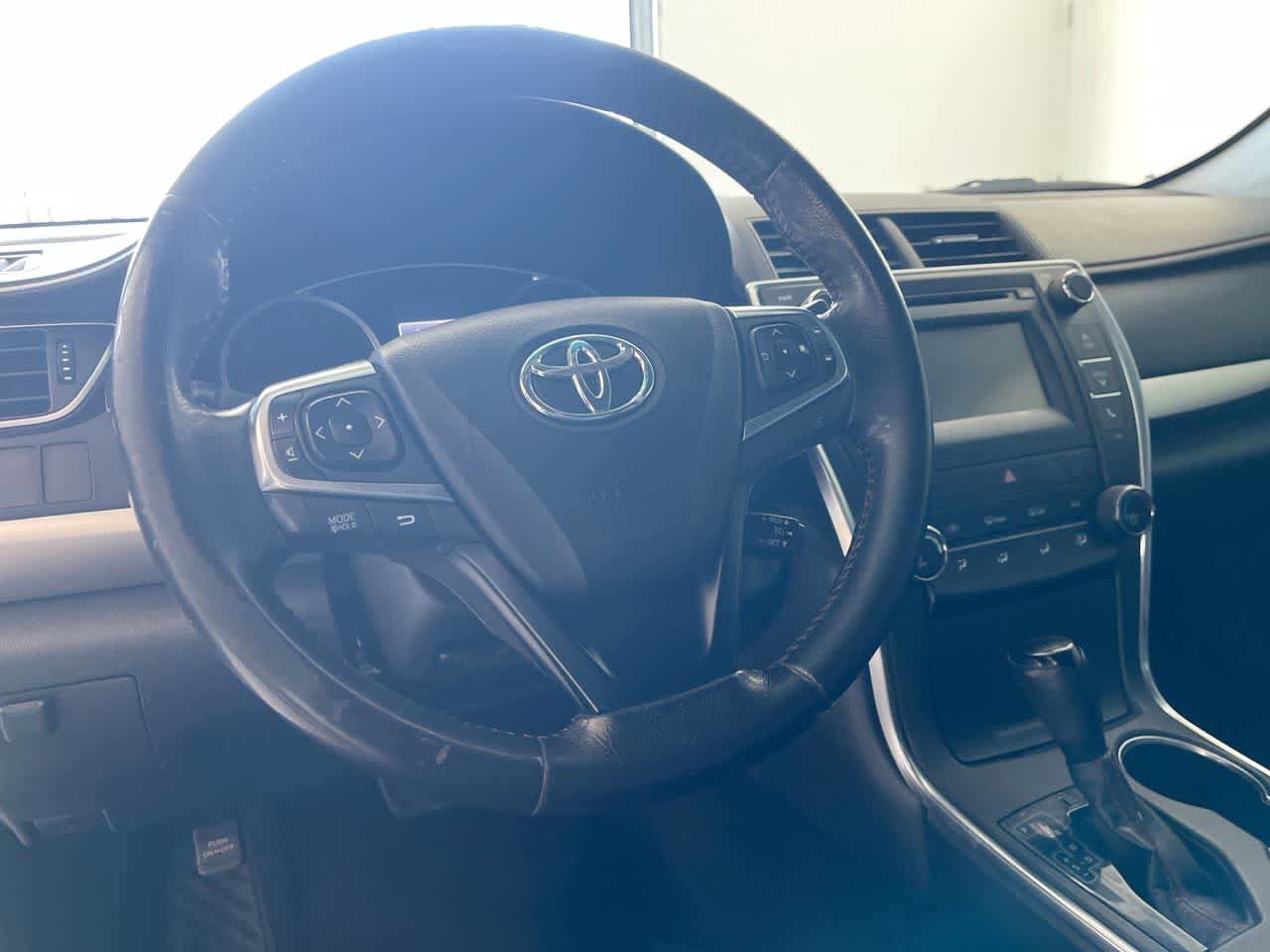 Used 2016 Toyota Camry SE FWD image 14