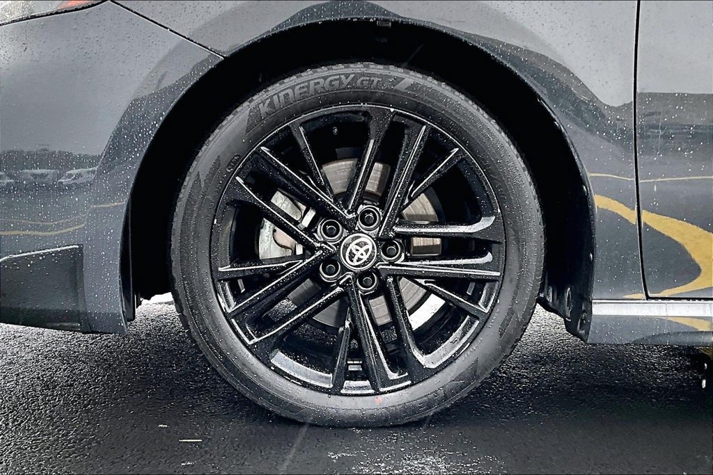 Used 2025 Toyota Camry SE FWD image 9