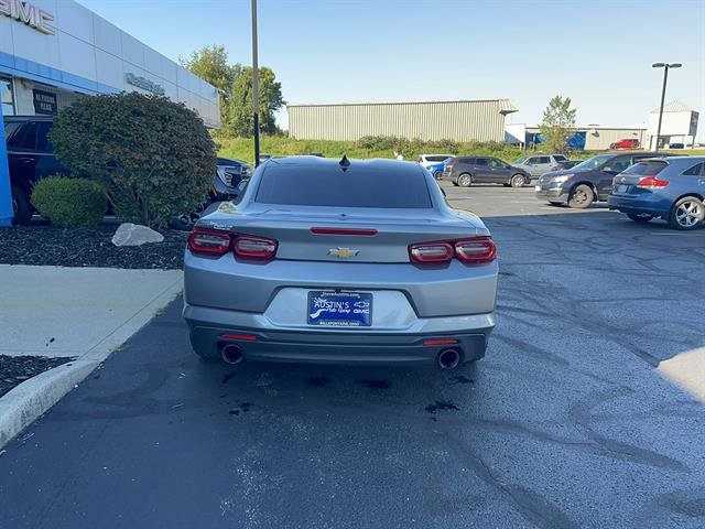 Used 2024 Chevrolet Camaro LT RWD image 6