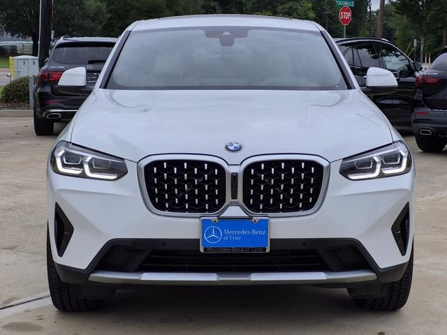 Used 2024 BMW X4 xDrive30i w/ Premium Package AWD/4WD image 2