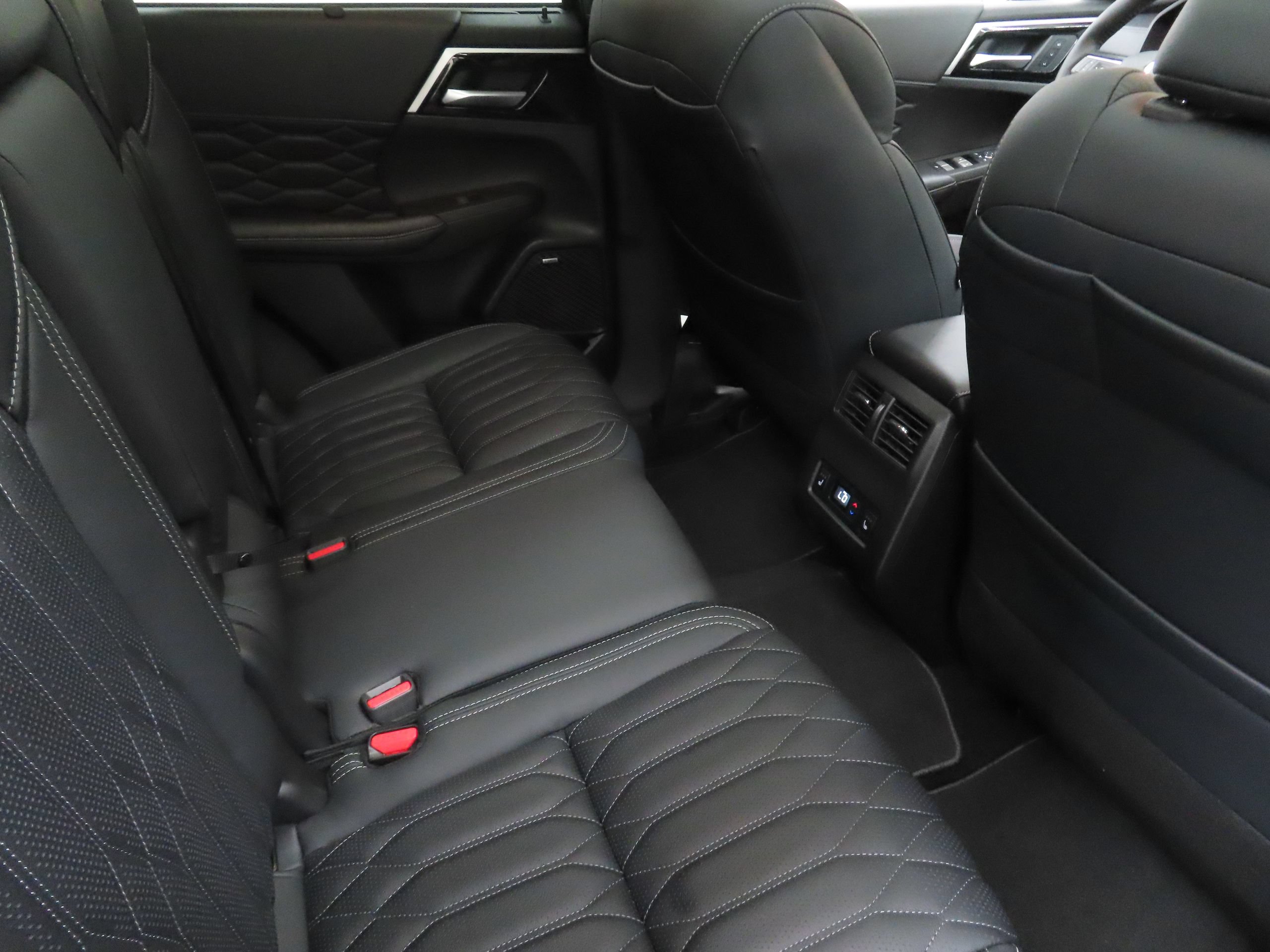 New 2026 Mitsubishi Outlander SEL AWD/4WD image 25