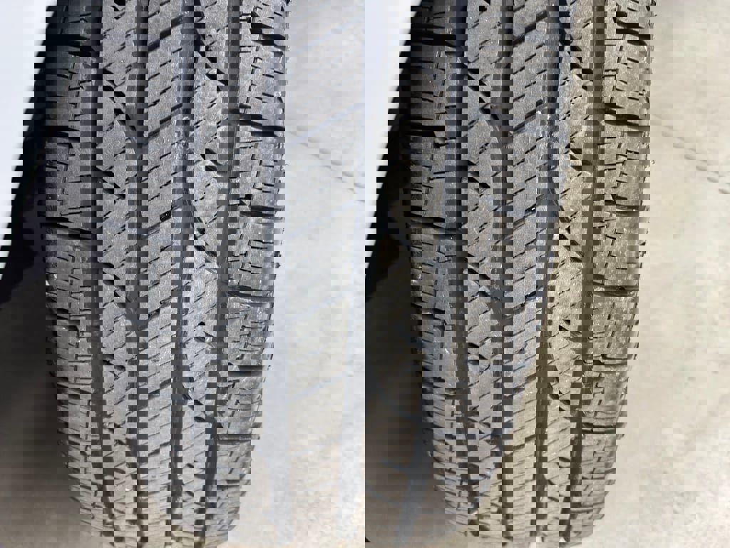 Certified 2022 Chevrolet Equinox RS w/ LPO, Floor Liner Package image 37