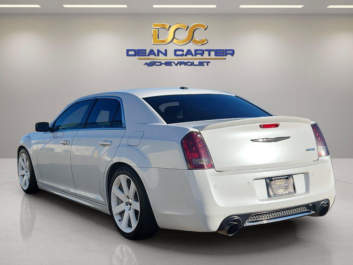 Used 2012 Chrysler 300 SRT8 w/ 19-Premium Speaker Group RWD image 3