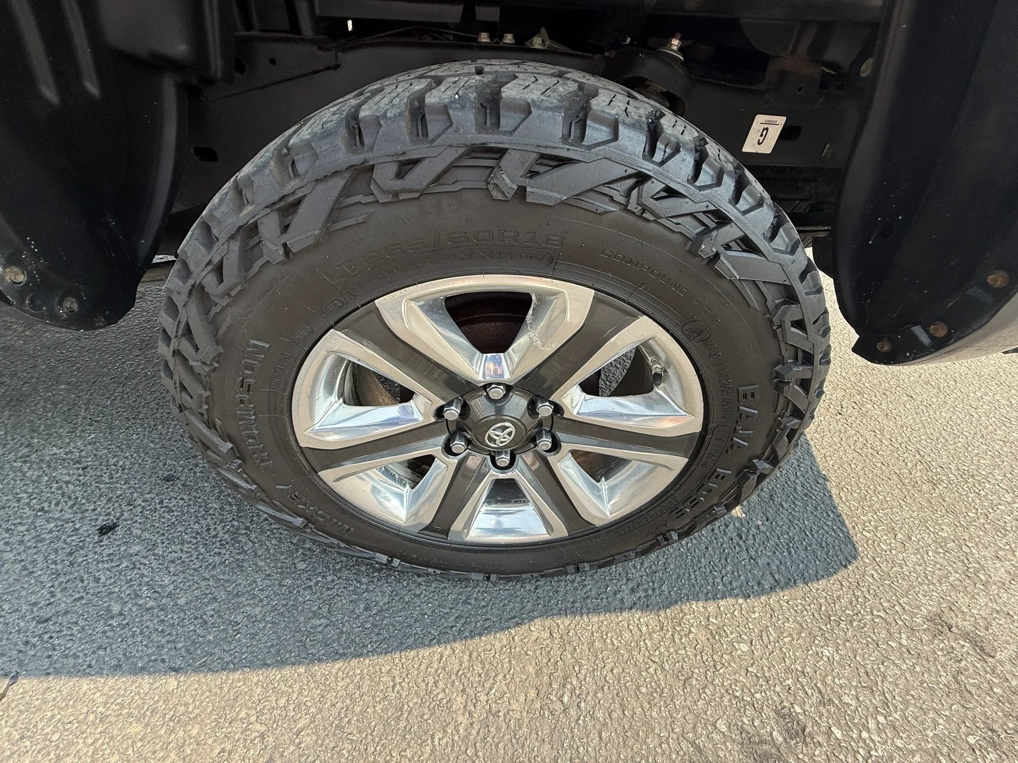 Used 2016 Toyota Tacoma Limited w/ Towing Package AWD/4WD image 17