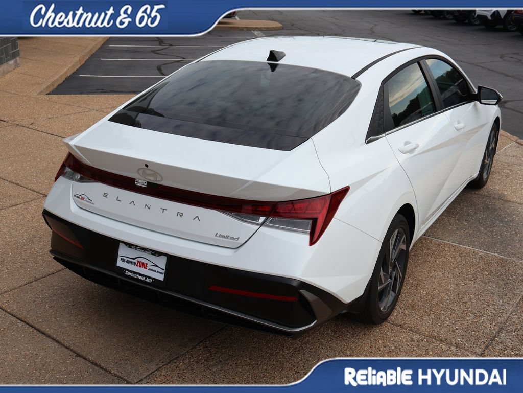 Certified 2025 Hyundai Elantra Limited FWD image 6