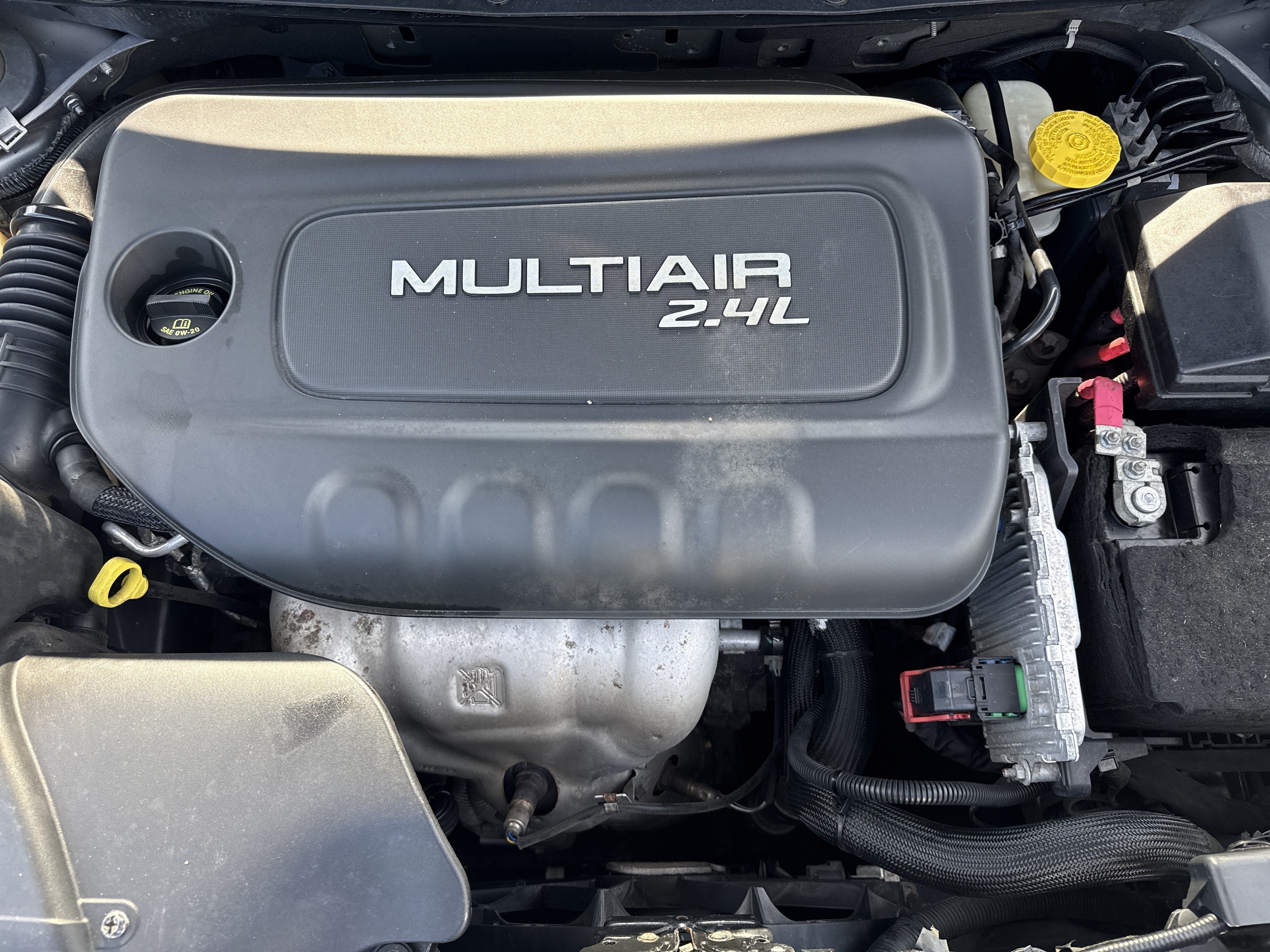 Used 2016 Jeep Cherokee Sport w/ Cold Weather Group FWD image 34