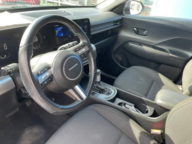 Used 2024 Hyundai Kona SEL AWD/4WD image 5