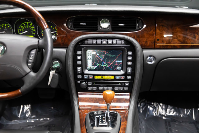Used 2005 Jaguar XJ8 RWD image 77