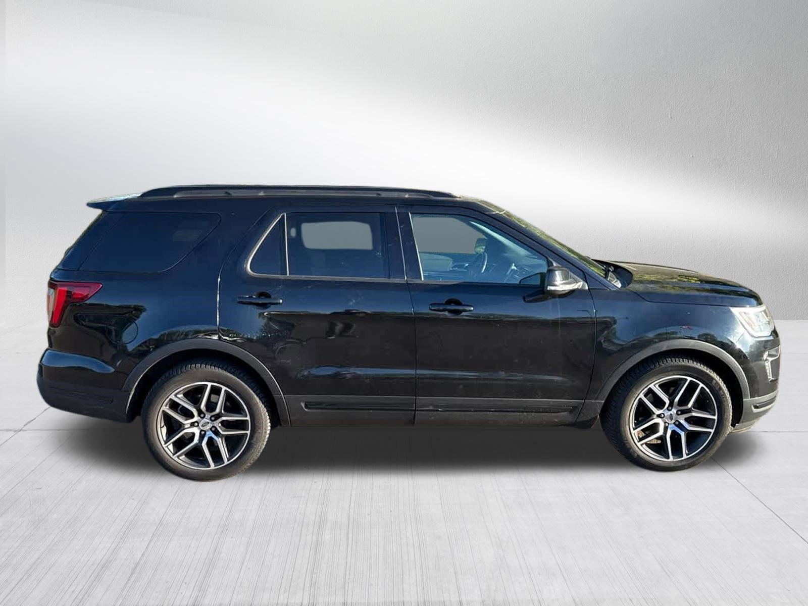 Used 2018 Ford Explorer Sport w/ Equipment Group 401A AWD/4WD image 8