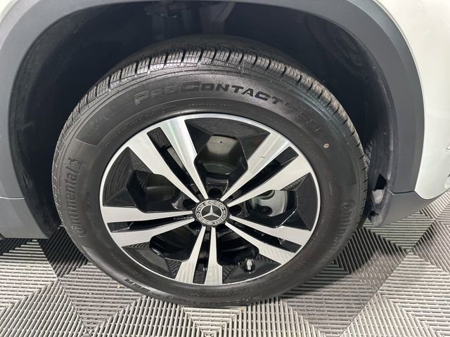 Used 2025 Mercedes-Benz GLA 250 4MATIC image 9