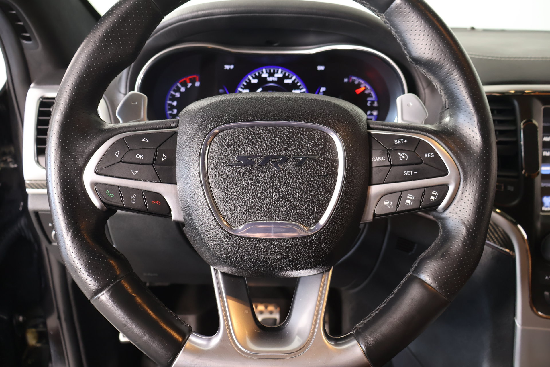 Used 2015 Jeep Grand Cherokee SRT w/ Luxury Group II AWD/4WD image 3