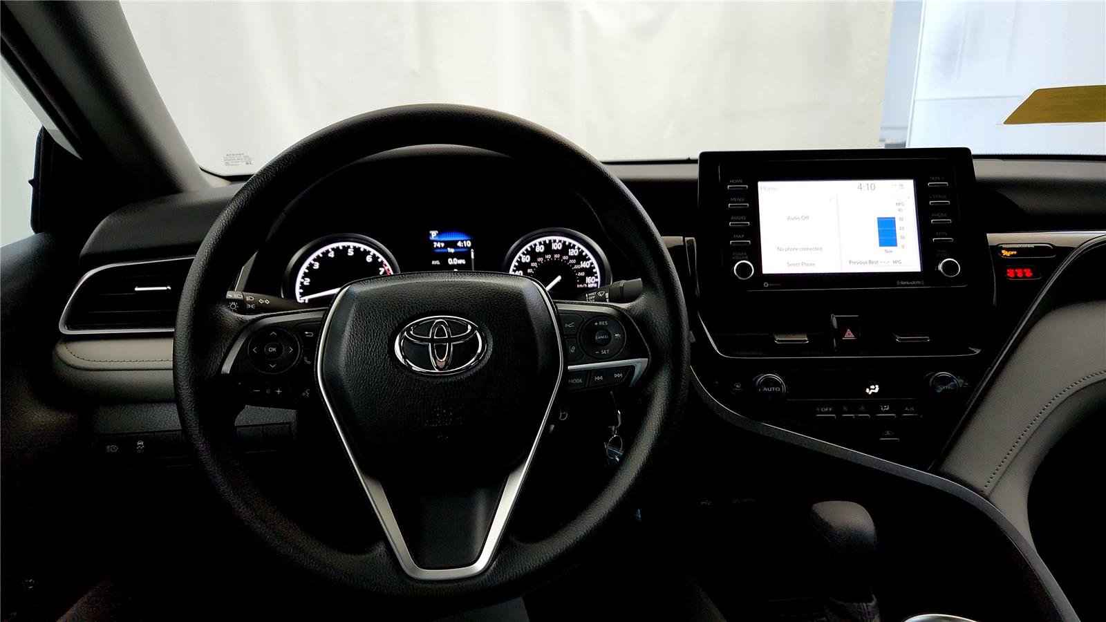 Used 2022 Toyota Camry LE w/ Carpet Mat Package (TMS) image 27