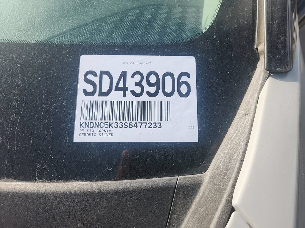 Certified 2025 Kia Carnival EX FWD image 5