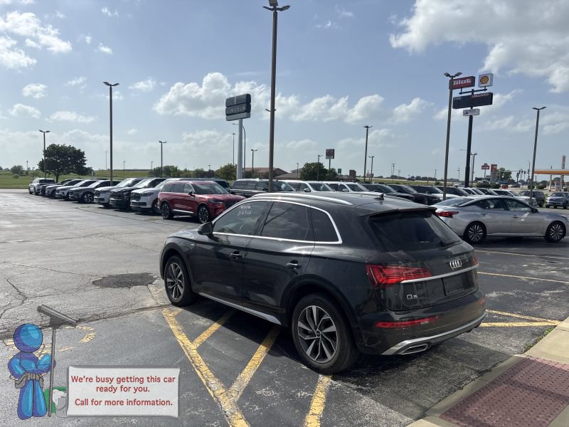 Used 2023 Audi Q5 2.0T Premium Plus w/ Premium Plus Package AWD/4WD image 3