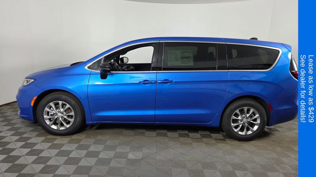 New 2026 Chrysler Pacifica Limited FWD image 4