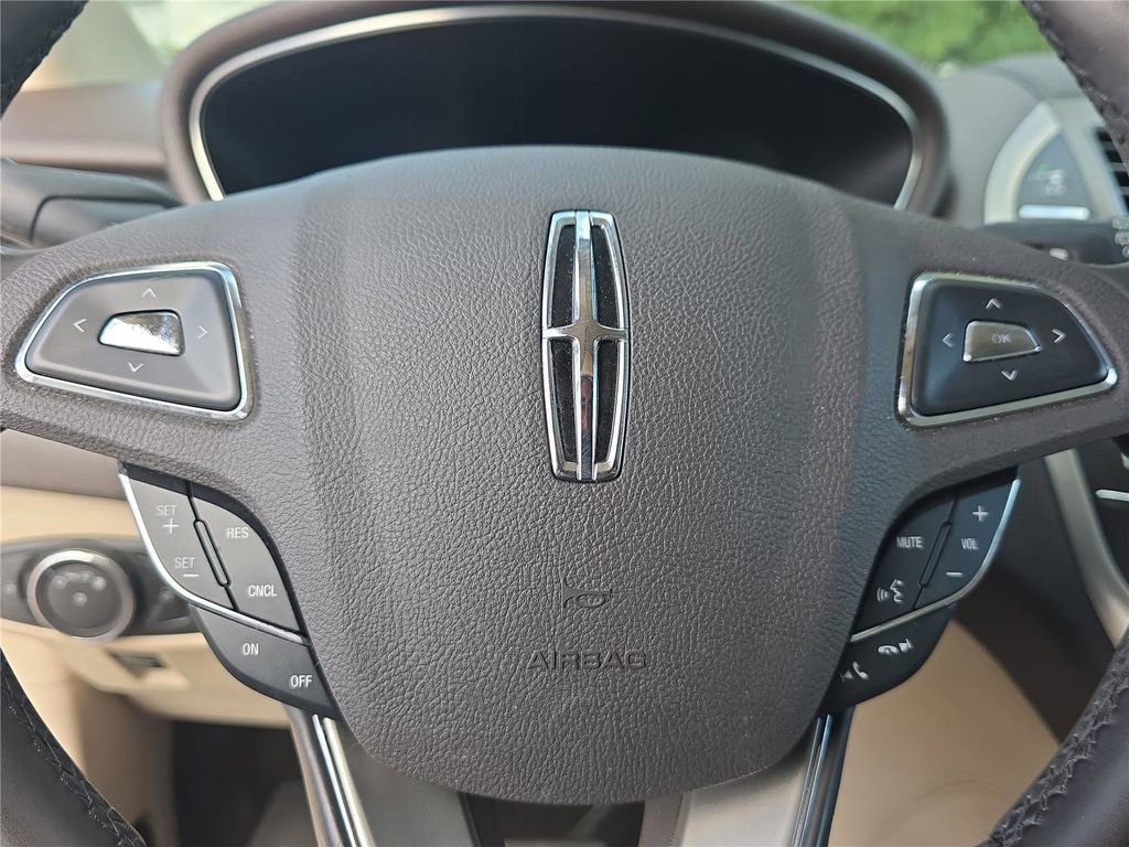 Used 2017 Lincoln MKC Reserve image 24
