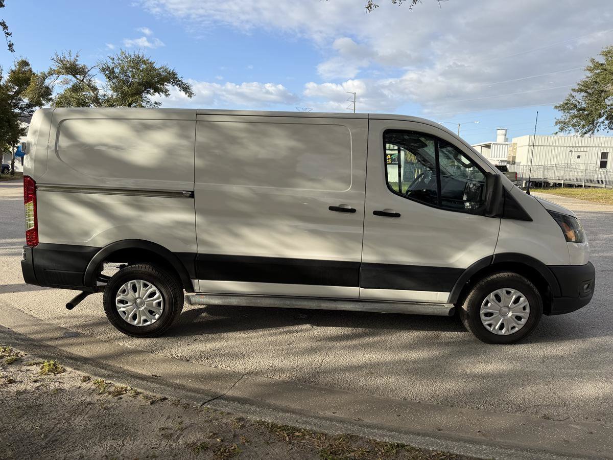 Used 2024 Ford Transit 250 Low Roof w/ Exterior Upgrade Package RWD image 6