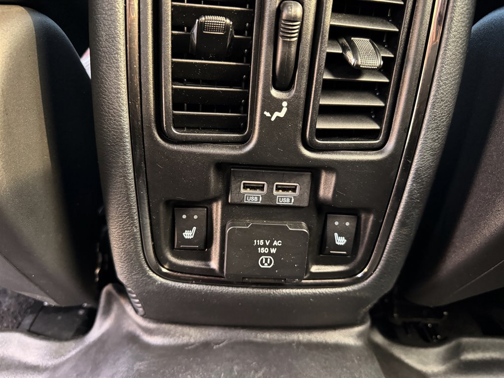 Used 2018 Dodge Durango SRT w/ Technology Group AWD/4WD image 11