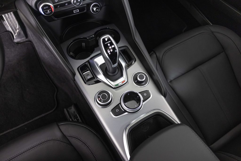 New 2026 Alfa Romeo Giulia AWD image 25