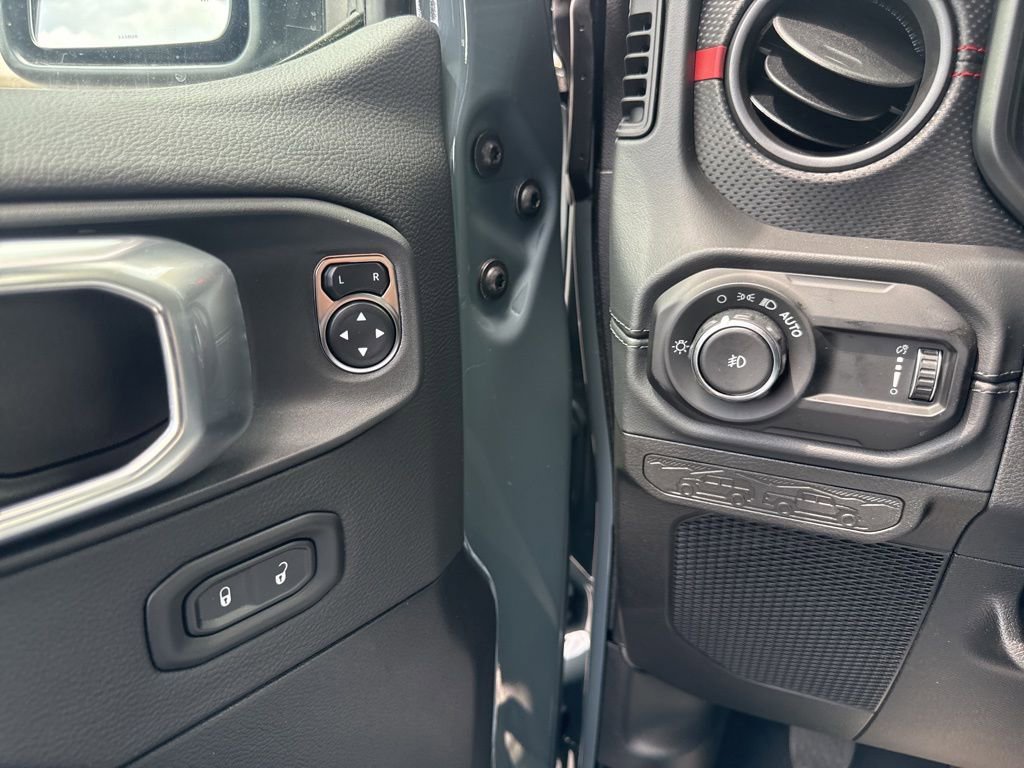 New 2026 Jeep Wrangler Rubicon AWD/4WD image 17