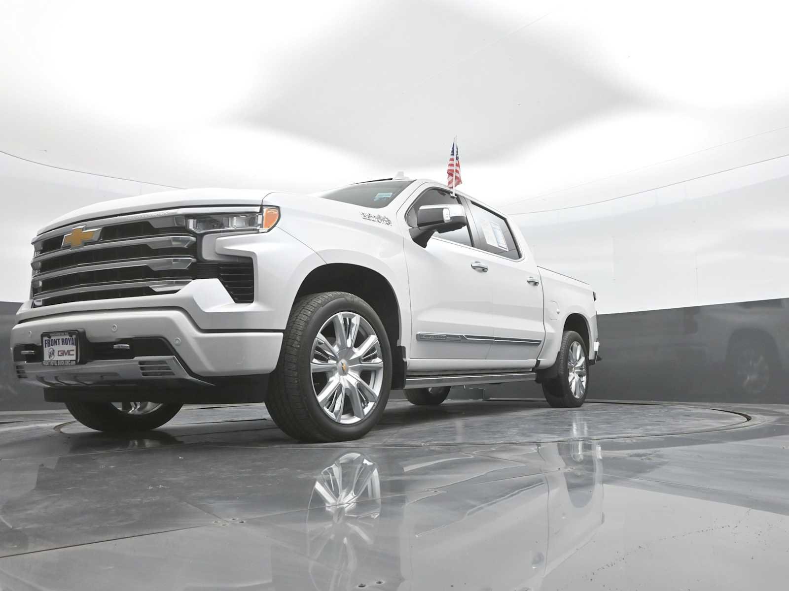 Used 2024 Chevrolet Silverado 1500 High Country w/ High Country Premium Package AWD/4WD image 43