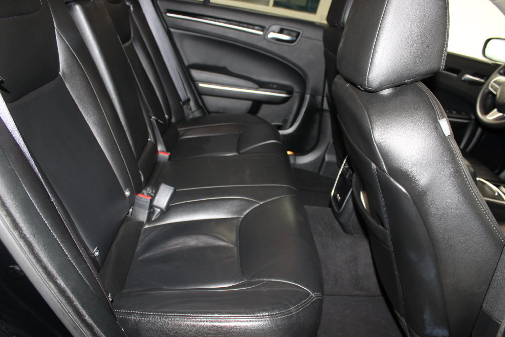 Used 2023 Chrysler 300 Touring AWD/4WD image 28