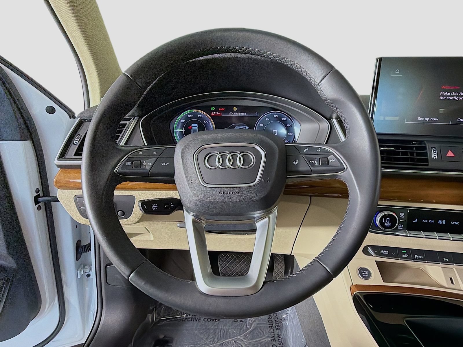Used 2023 Audi Q5 e Premium w/ Convenience Package AWD/4WD image 11