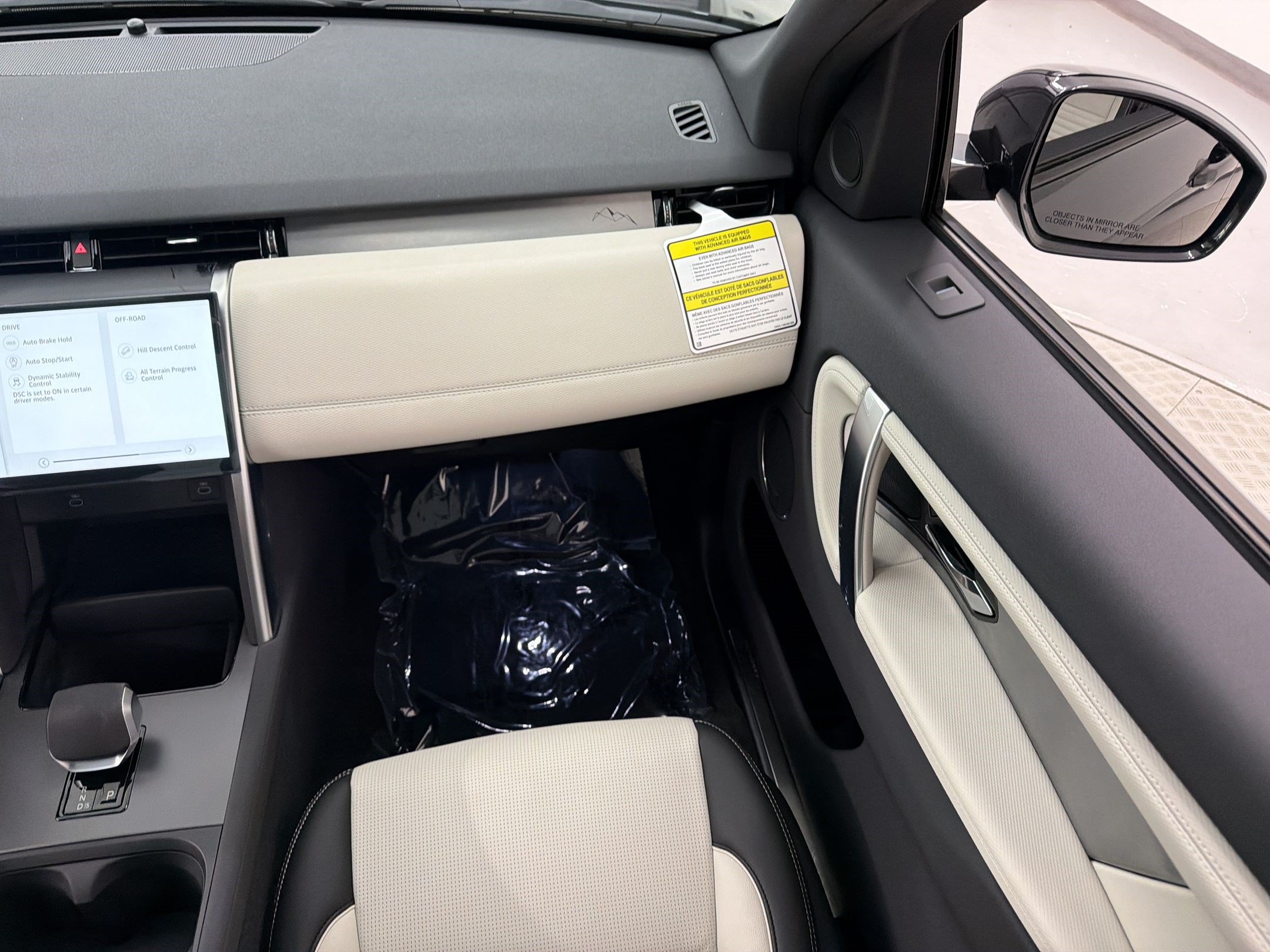 New 2026 Land Rover Discovery Sport Landmark AWD/4WD image 32