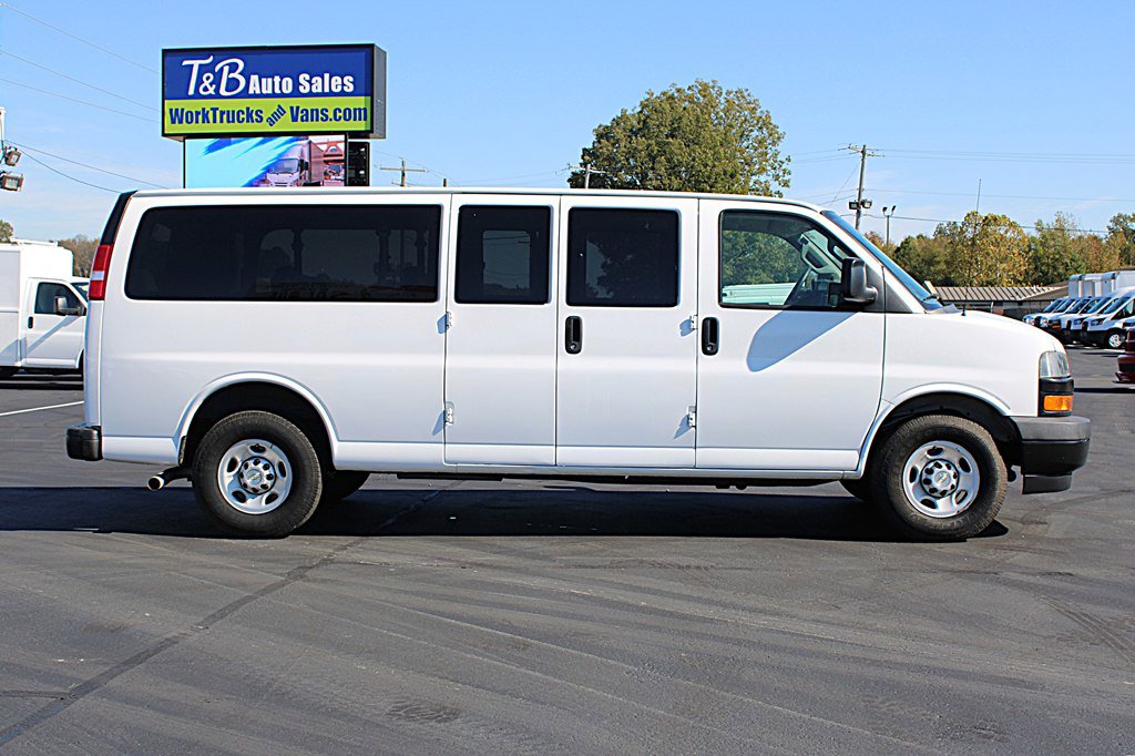Used 2020 Chevrolet Express 3500 LS image 7