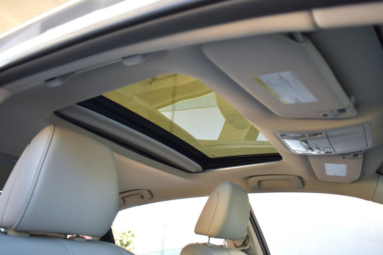 Used 2014 Toyota Avalon Limited w/ Technology Package FWD image 26